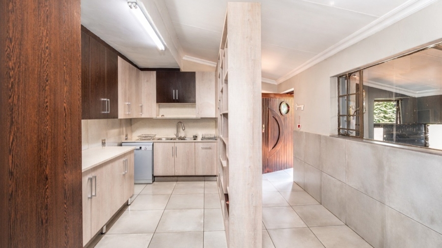 To Let 5 Bedroom Property for Rent in Schoemansville North West